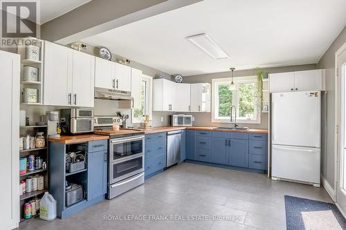 69 Hopkins Line, Kawartha Lakes (Bobcaygeon), ON - Indoor Photo Showing Kitchen