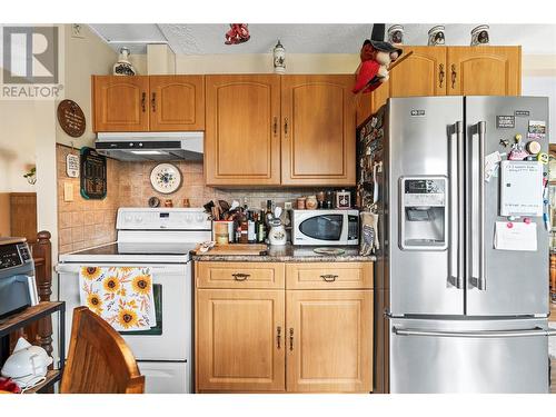 5620 South Vernon Bay, Vernon, BC - Indoor Photo Showing Kitchen