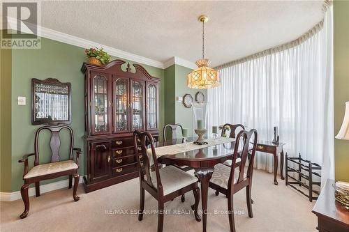 1601 - 26 Hanover Road, Brampton, ON - Indoor Photo Showing Dining Room