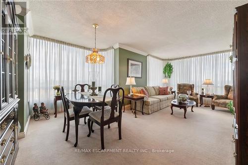 1601 - 26 Hanover Road, Brampton, ON - Indoor