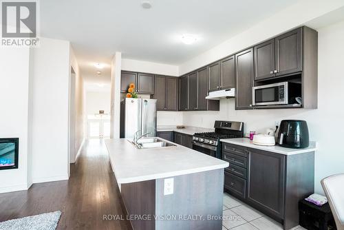 118 Ogston Crescent, Whitby, ON - Indoor Photo Showing Kitchen With Double Sink