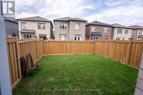 118 Ogston Crescent, Whitby, ON - Outdoor