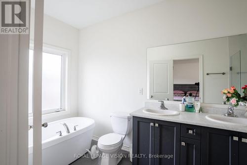 118 Ogston Crescent, Whitby, ON - Indoor Photo Showing Bathroom