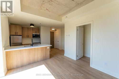 506 - 11 Robert Street, Hamilton (Beasley), ON - Indoor Photo Showing Kitchen