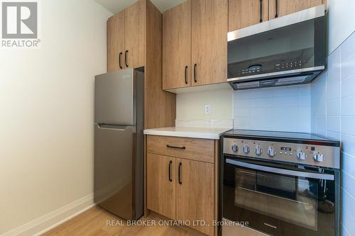 506 - 11 Robert Street, Hamilton (Beasley), ON - Indoor Photo Showing Kitchen