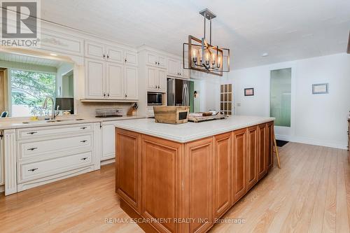 6 Darling Drive, Muskoka Lakes, ON - Indoor Photo Showing Kitchen