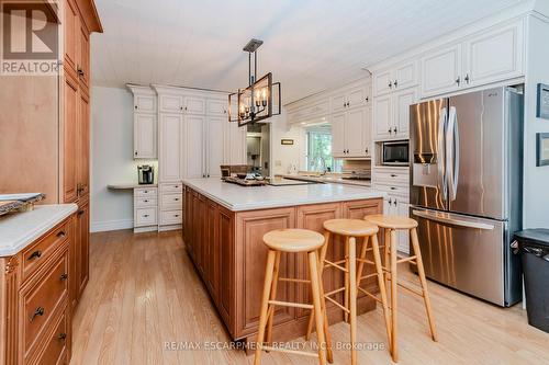 6 Darling Drive, Muskoka Lakes, ON - Indoor Photo Showing Kitchen