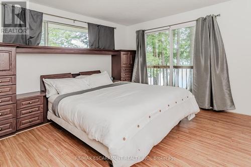 6 Darling Drive, Muskoka Lakes, ON - Indoor Photo Showing Bedroom