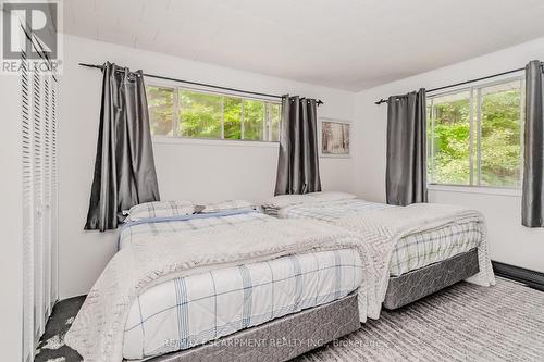 6 Darling Drive, Muskoka Lakes, ON - Indoor Photo Showing Bedroom