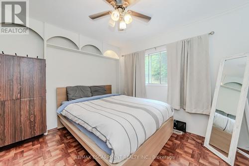 6 Darling Drive, Muskoka Lakes, ON - Indoor Photo Showing Bedroom