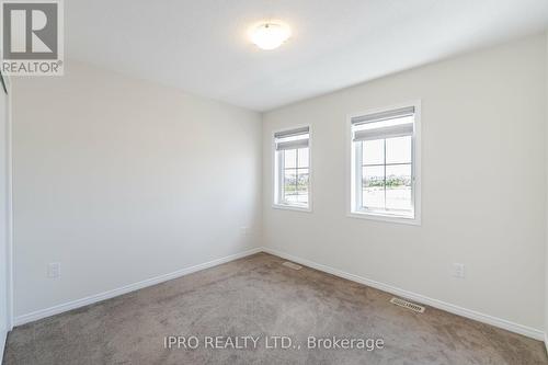 14 Whithorn Crescent W, Haldimand, ON - Indoor Photo Showing Other Room