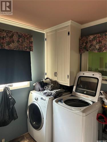 108 Halpenny Street, Viscount, SK - Indoor Photo Showing Laundry Room