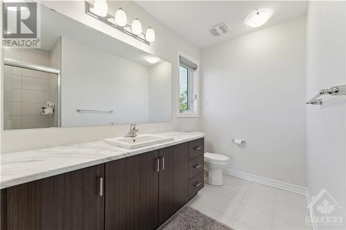 501 Paakanaak Avenue, Ottawa, ON - Indoor Photo Showing Bathroom