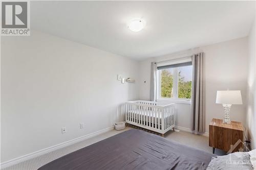 501 Paakanaak Avenue, Ottawa, ON - Indoor Photo Showing Bedroom