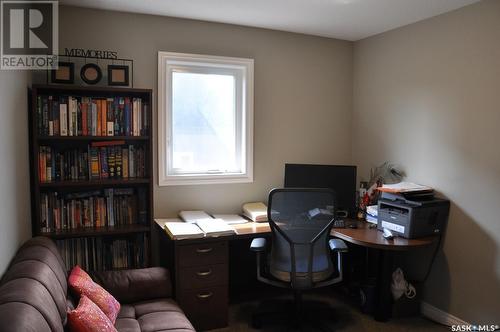 927 Hunter Road, Saskatoon, SK - Indoor Photo Showing Office