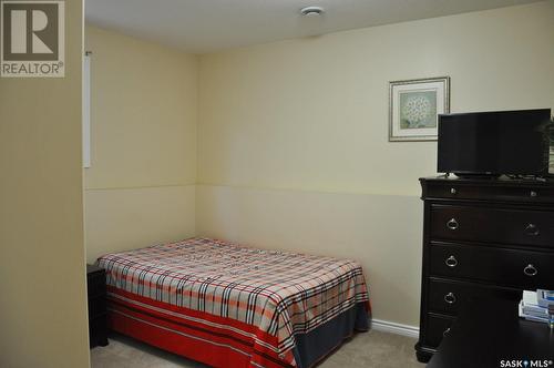 927 Hunter Road, Saskatoon, SK - Indoor Photo Showing Bedroom