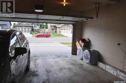 927 Hunter Road, Saskatoon, SK - Indoor Photo Showing Garage