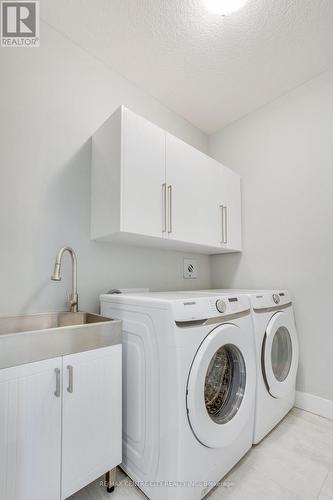 2284 Evans Boulevard, London, ON - Indoor Photo Showing Laundry Room