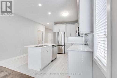 2284 Evans Boulevard, London, ON - Indoor Photo Showing Kitchen