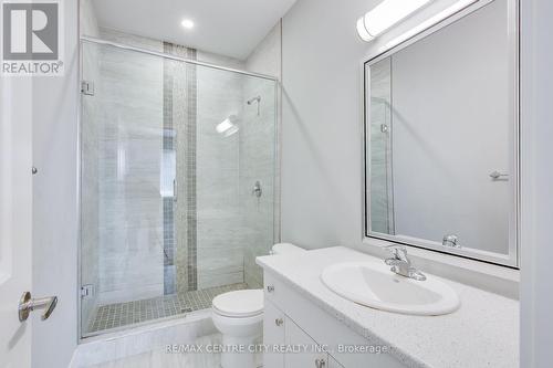 2284 Evans Boulevard, London, ON - Indoor Photo Showing Bathroom