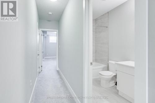 2284 Evans Boulevard, London, ON - Indoor Photo Showing Bathroom