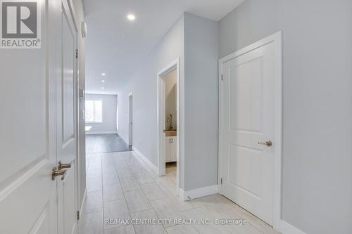 2284 Evans Boulevard, London, ON - Indoor Photo Showing Other Room