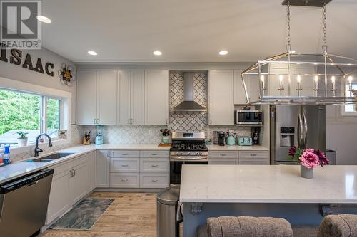 4777 Parkside Drive, Prince George, BC - Indoor Photo Showing Kitchen With Double Sink