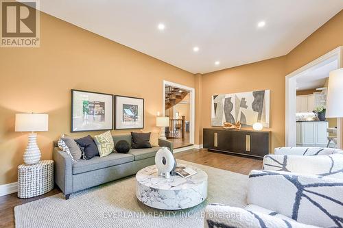 6 Lailey Crescent, Toronto (Willowdale East), ON - Indoor Photo Showing Living Room