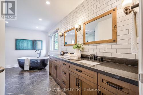 6 Lailey Crescent, Toronto (Willowdale East), ON - Indoor Photo Showing Bathroom