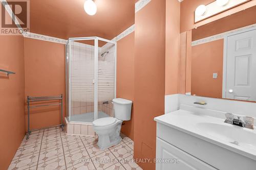 736 Templemead Drive, Hamilton (Templemead), ON - Indoor Photo Showing Bathroom