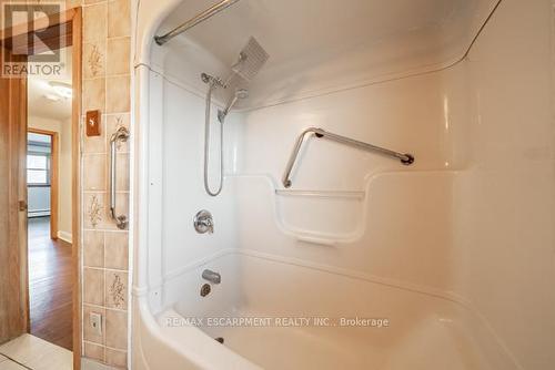 63 Deerhurst Road, Hamilton (Stoney Creek), ON - Indoor Photo Showing Bathroom