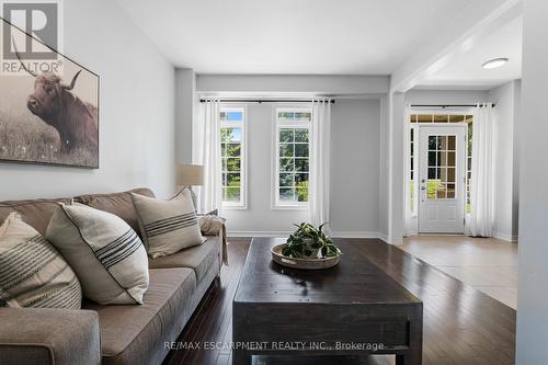 10 - 215 Dundas Street E, Hamilton (Waterdown), ON - Indoor Photo Showing Living Room