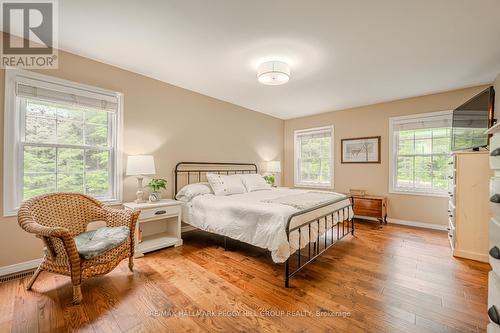 1225 Graham Road, Gravenhurst, ON - Indoor Photo Showing Bedroom