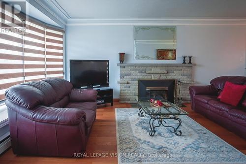 6159 Stevens Street, Niagara Falls, ON - Indoor Photo Showing Living Room With Fireplace