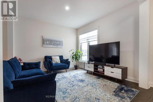 197 Whittington Drive, Hamilton (Meadowlands), ON - Indoor Photo Showing Living Room