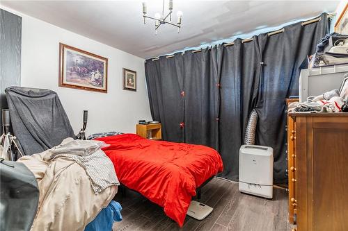 4710 Drummond Road, Niagara Falls, ON - Indoor Photo Showing Bedroom