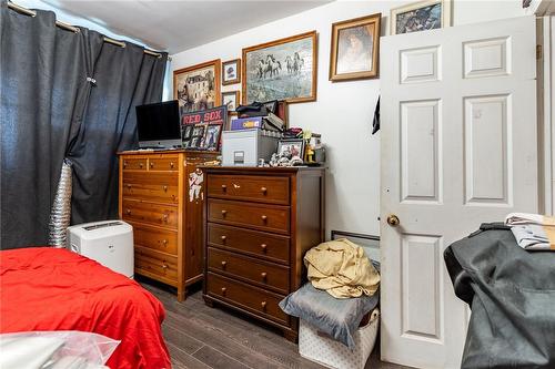 4710 Drummond Road, Niagara Falls, ON - Indoor Photo Showing Bedroom