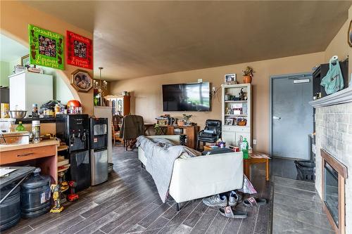 4710 Drummond Road, Niagara Falls, ON - Indoor Photo Showing Living Room With Fireplace