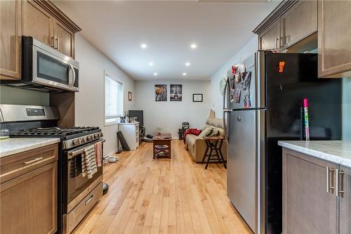 4710 Drummond Road, Niagara Falls, ON - Indoor Photo Showing Kitchen