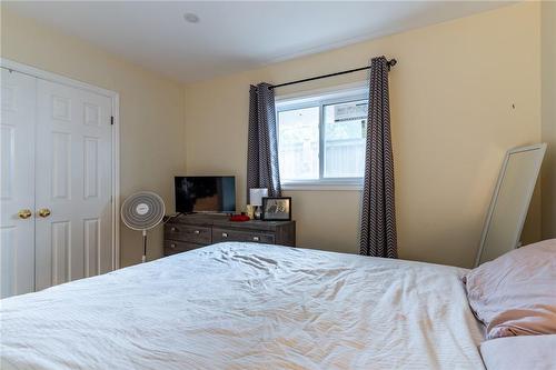 4710 Drummond Road, Niagara Falls, ON - Indoor Photo Showing Bedroom