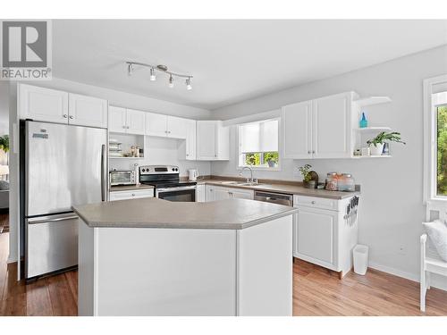 2250 Louie Drive Unit# 59, West Kelowna, BC - Indoor Photo Showing Kitchen With Double Sink