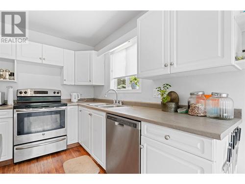 2250 Louie Drive Unit# 59, West Kelowna, BC - Indoor Photo Showing Kitchen With Double Sink