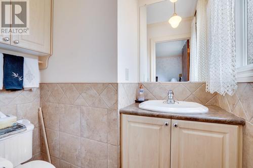 3565 Glasgow Road, West Kelowna, BC - Indoor Photo Showing Bathroom