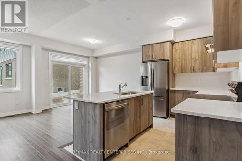 108 Yale Drive, Hamilton, ON - Indoor Photo Showing Kitchen With Stainless Steel Kitchen