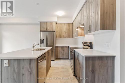 108 Yale Drive, Hamilton, ON - Indoor Photo Showing Kitchen With Stainless Steel Kitchen With Upgraded Kitchen