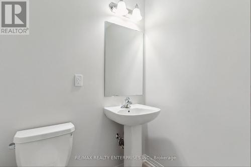 108 Yale Drive, Hamilton (Mount Hope), ON - Indoor Photo Showing Bathroom