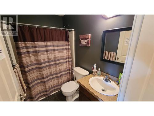 1047 Mt Ida Drive, Vernon, BC - Indoor Photo Showing Bathroom