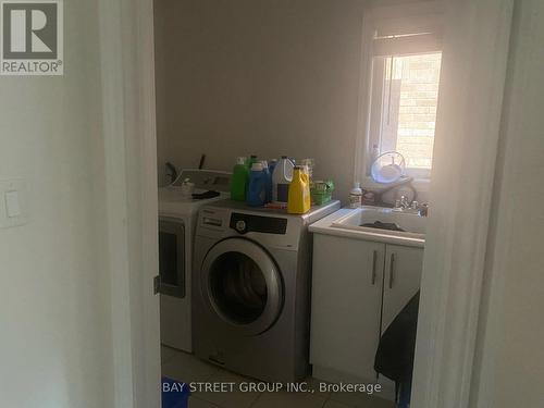 27 Palace Street, Thorold, ON - Indoor Photo Showing Laundry Room