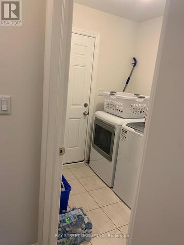 27 Palace Street, Thorold, ON - Indoor Photo Showing Laundry Room