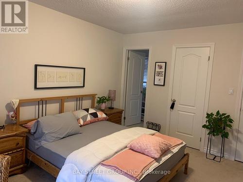 27 Palace Street, Thorold, ON - Indoor Photo Showing Bedroom